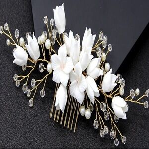Elegant White Floral Hair Comb